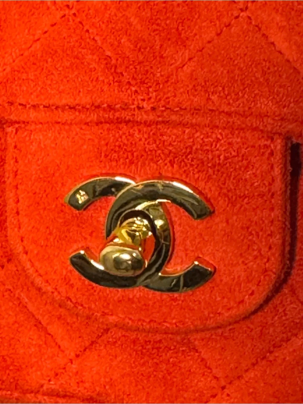 CHANEL Red Quilted Suede Shoulder Bag with Gold Chain